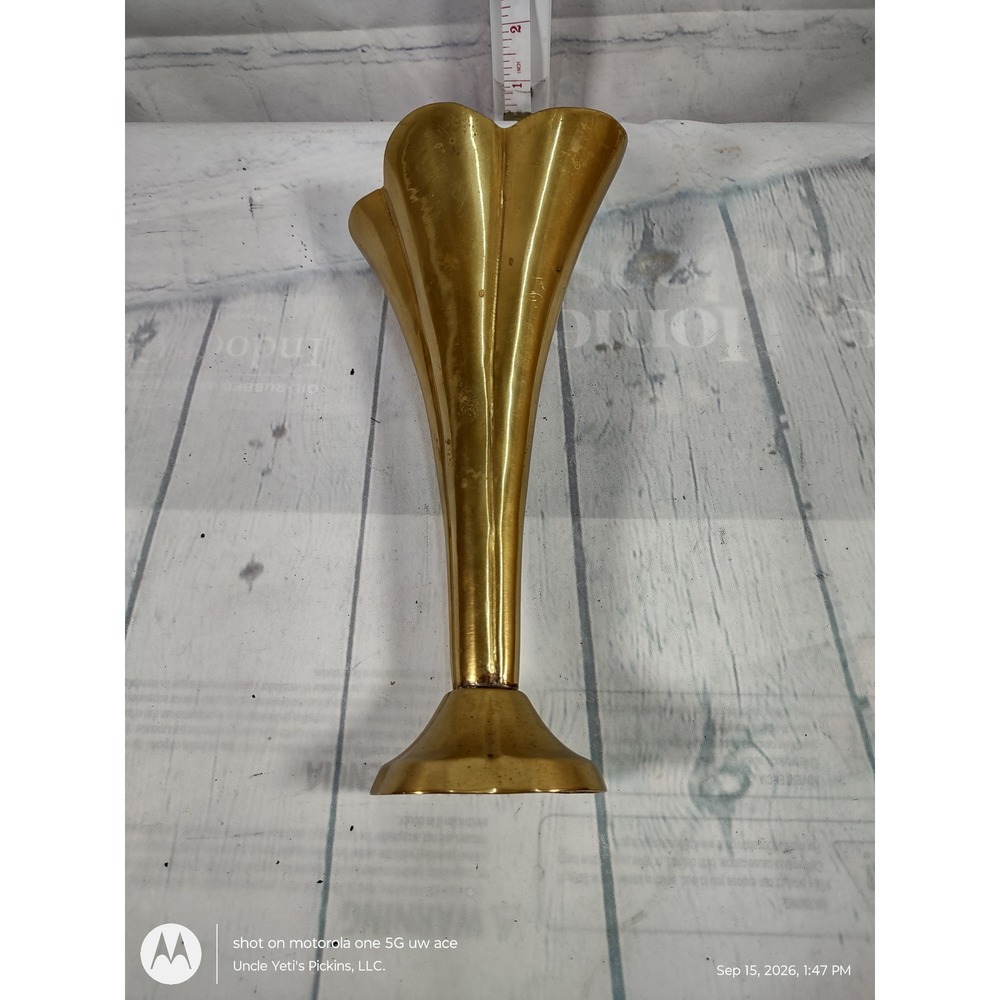 Vintage Brass Trumpet Bud Vase Scalloped Rim Fluted Flower Vase India 8in - Picture 5 of 7